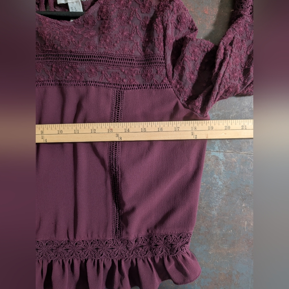 Forever 21 Lace and Ruffle Top - Picture 6 of 6